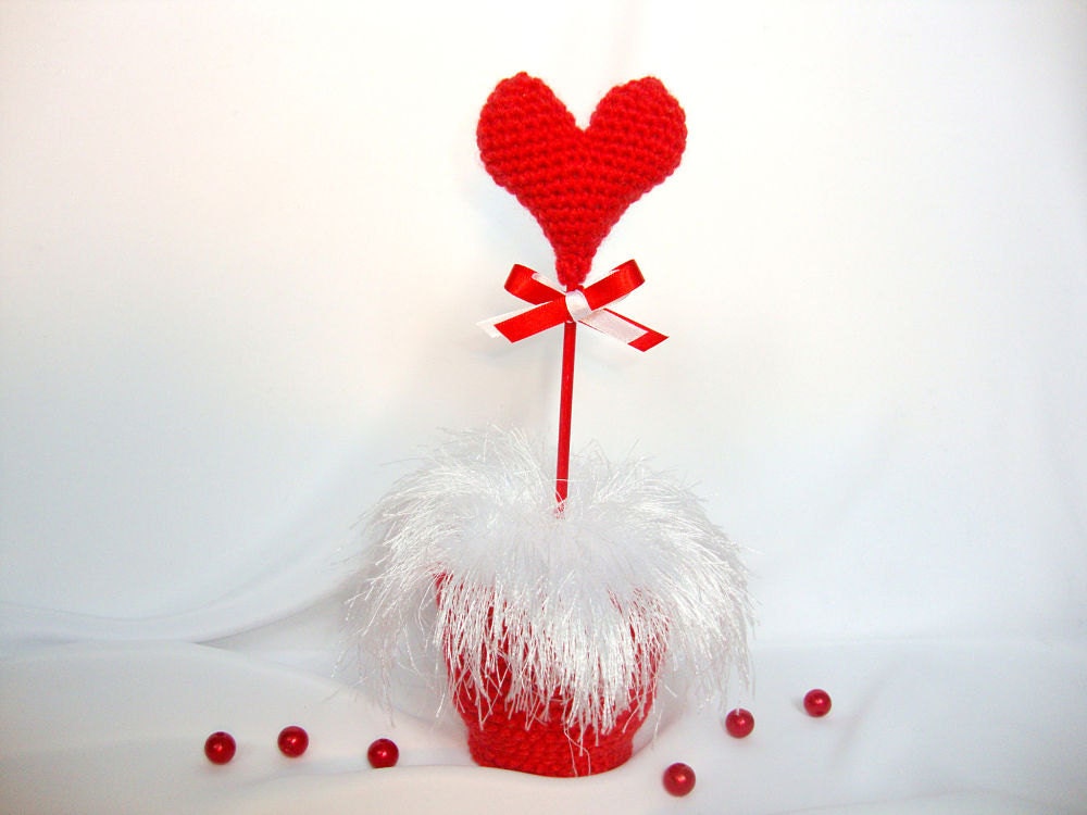 Heart Topiary, Valentine day gift, home decor, unique gift, red heart ornament, crochetted heart, gift, red heart topiary, gift for her - OlgaArtShop