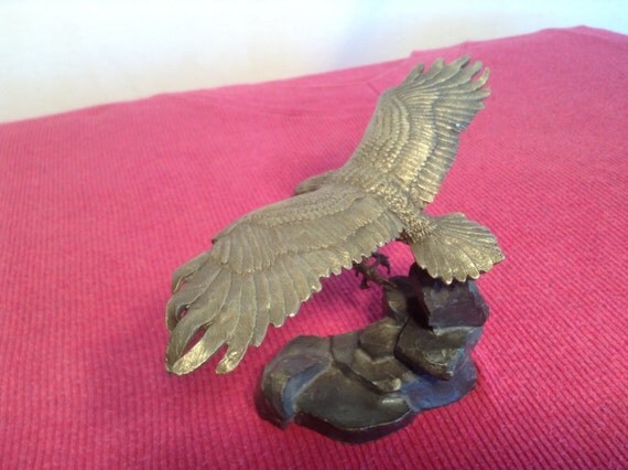 RS Hudson Pewter eagle on alloy base beautiful wings bird signed