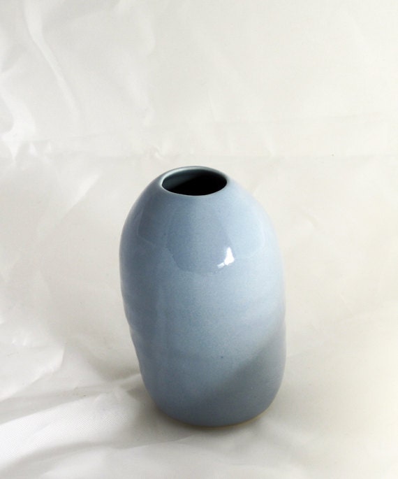 iceburg blue seed vase - davistudio