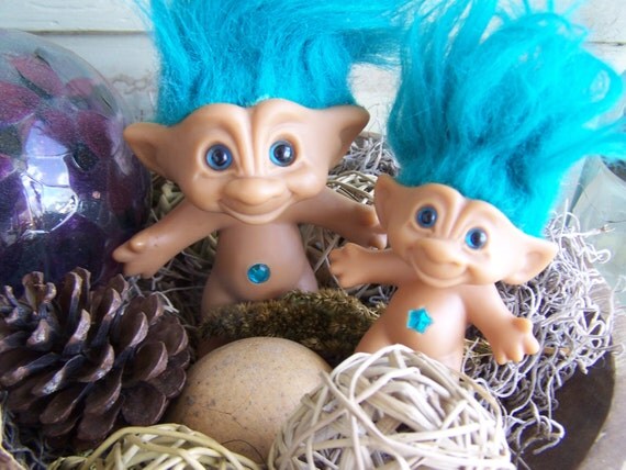 trolls with gem belly buttons