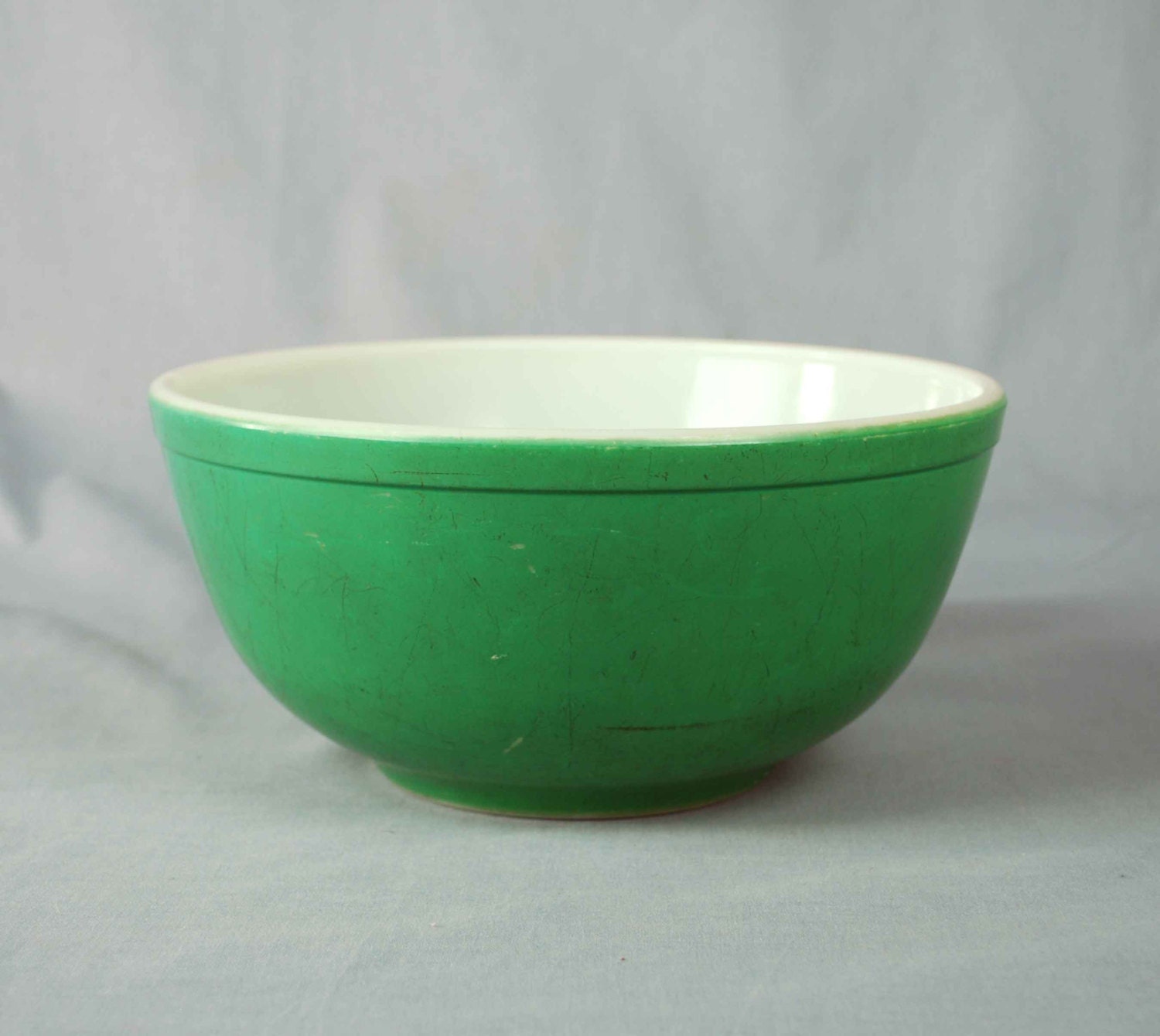 Items similar to 1940s Green Pyrex Mixing Bowl // Vintage Pyrex Primary Colors Collection on Etsy