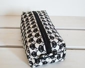 Boxy pencil / cosmetic pouch - black cat
