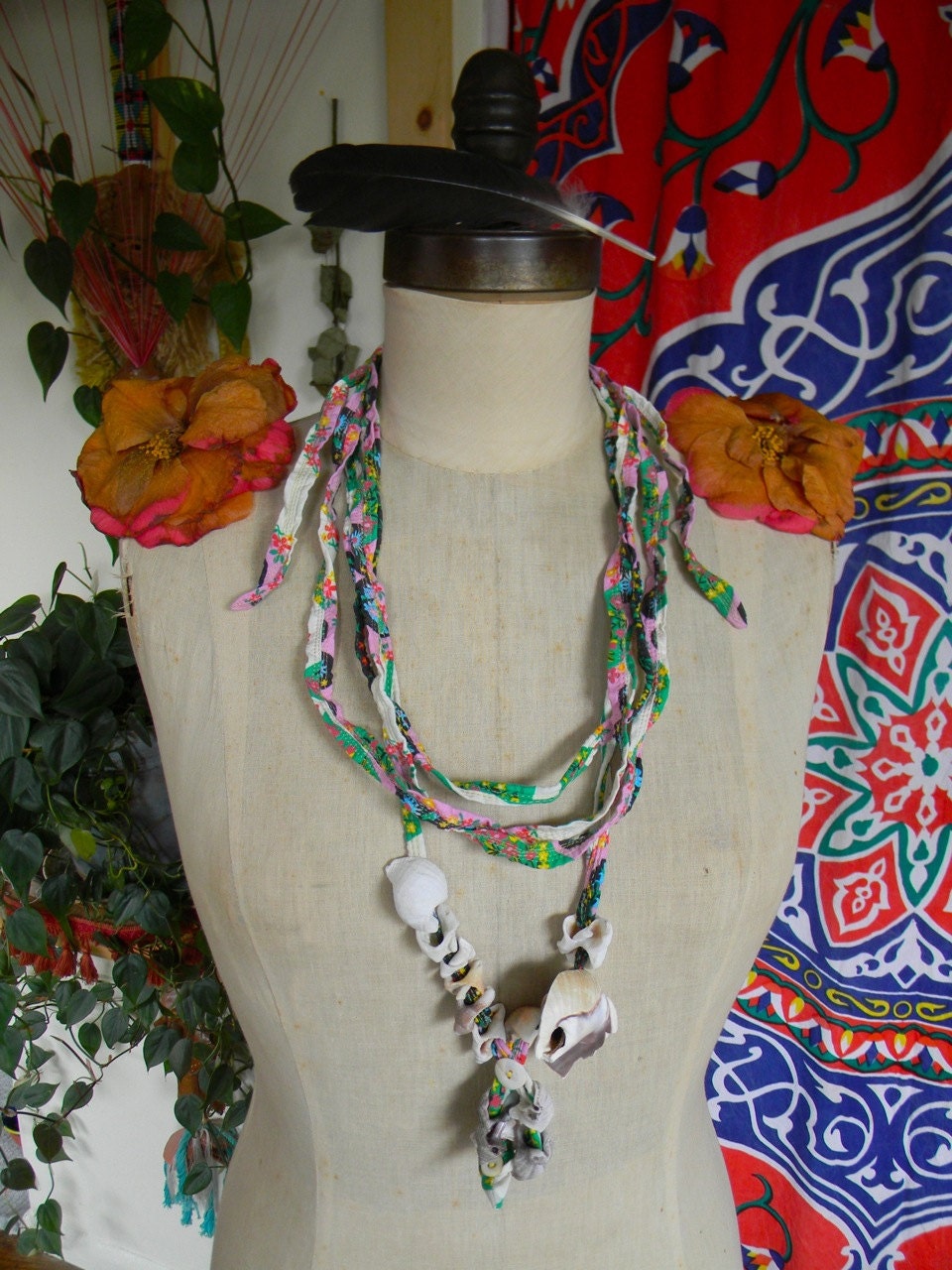 hidden shores necklace