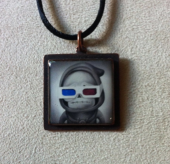 Handcrafted Art Pendant: Skeletor watches a 3D movie
