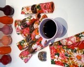 Vintage Cloth Napkins - Home and Living Dining Entertaining Tabletop Home Decor Housewares Mod Florals Hippie Vintage Fabric Linen