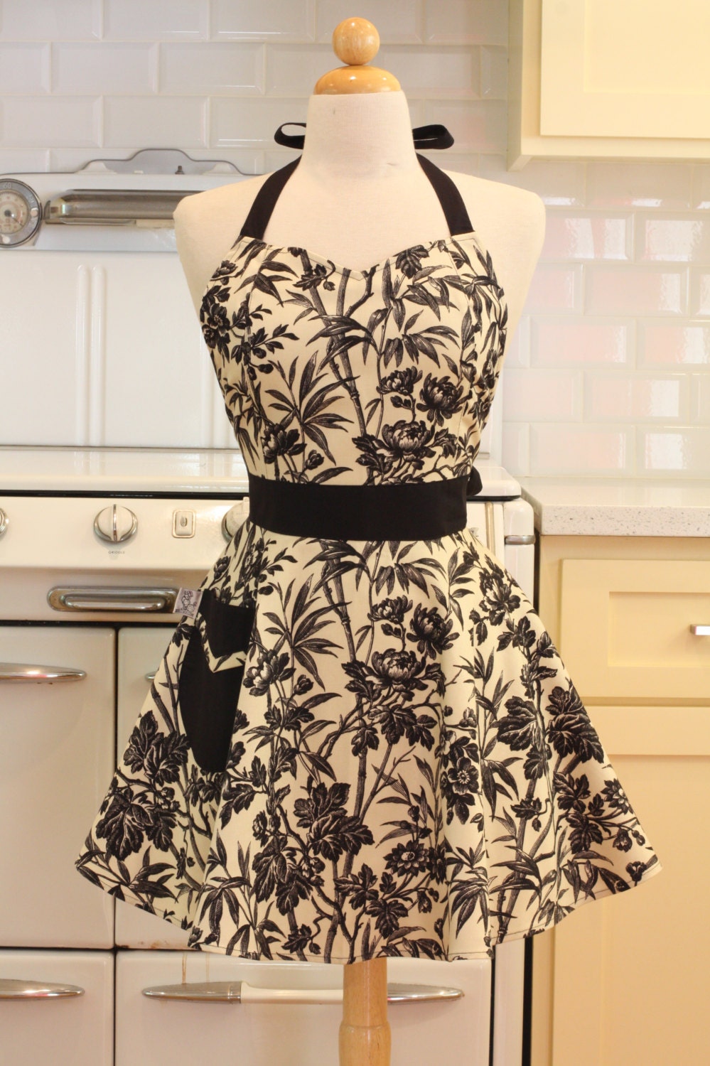 Sweetheart Retro Apron Black Flowers on Cream BELLA