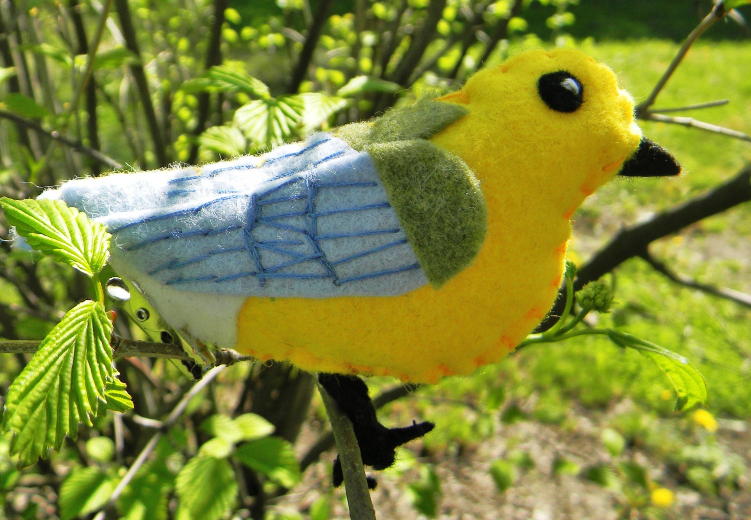 Prothanatary Wabler bird Embroidered Felt Ornament Home Decor