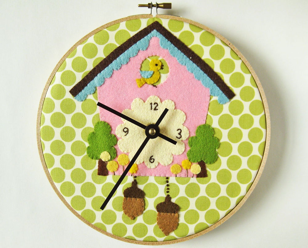 Cuckoo Clock - appliqué on olive green polka dots embroidery hoop