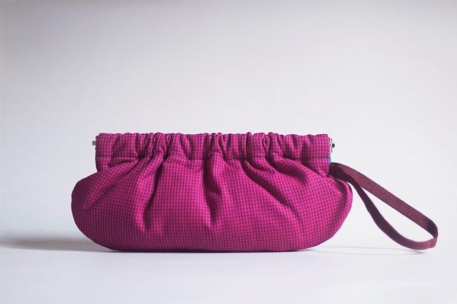 Elegant wristlet hot pink dogtooth fabric Gabi clutch - Padded - internal metal frame - for woman