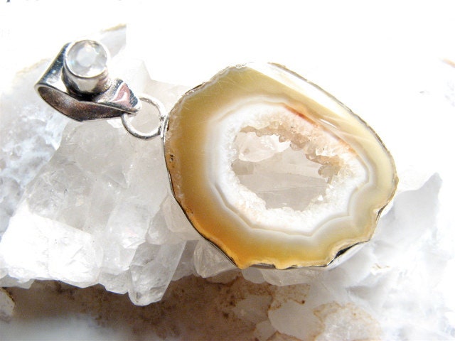 Caramel, Geode Slice Pendant