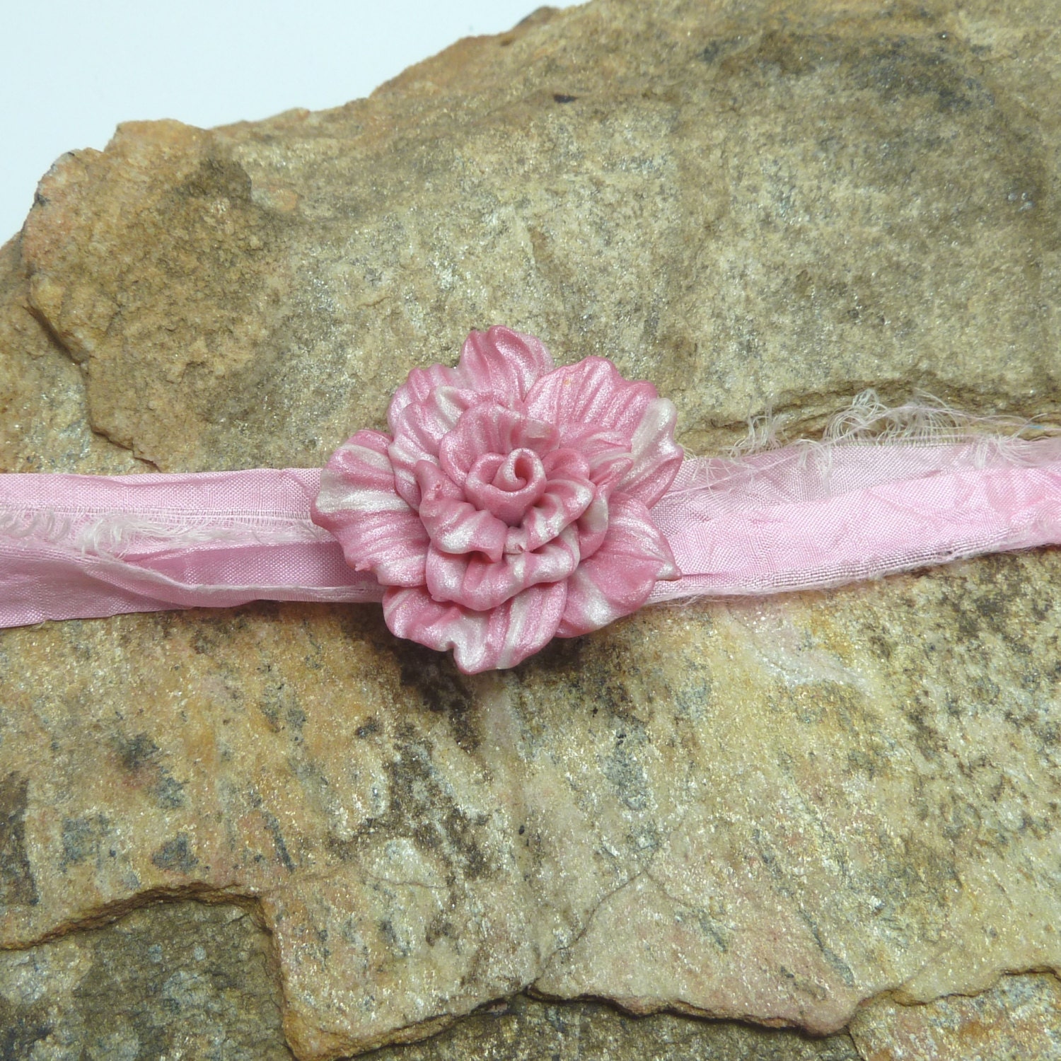 Fantasty Flower Bead -  Peppermint Pink Stripes