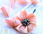 Sakura (Cherry Blossom) Tsumami Kanzashi Bobby Pin with Dangling Petal String