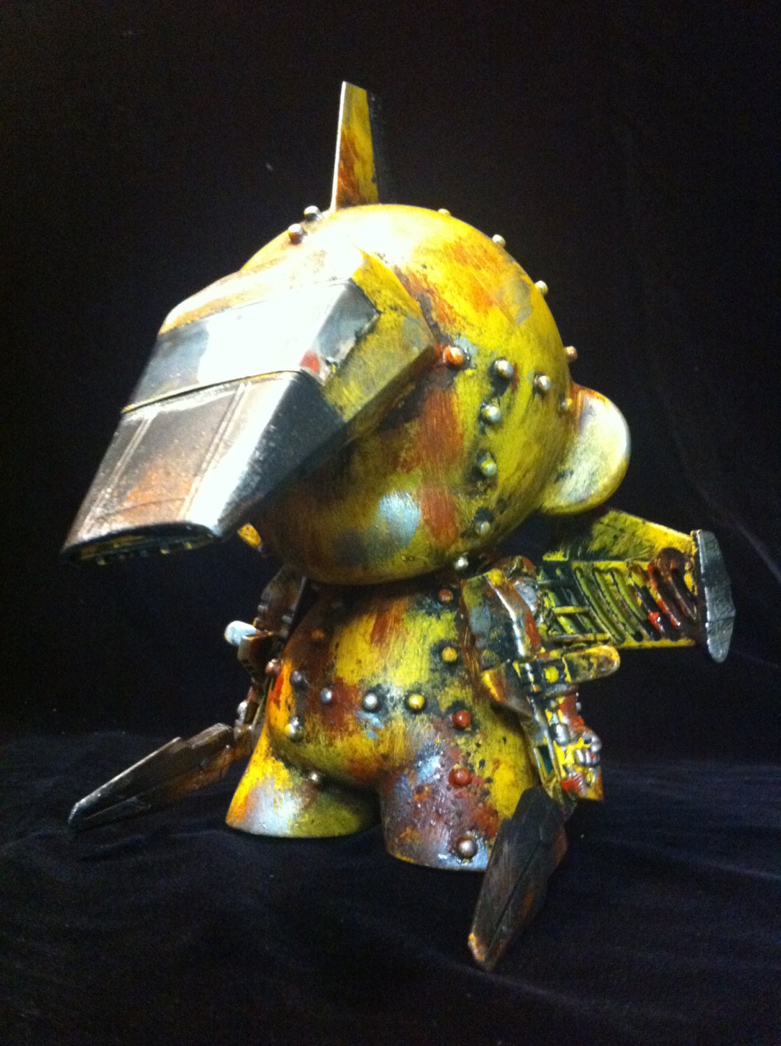 Custom Gundam Mecha Munny  Kidrobot Urban Vinyl Art toy Dunny DIY
