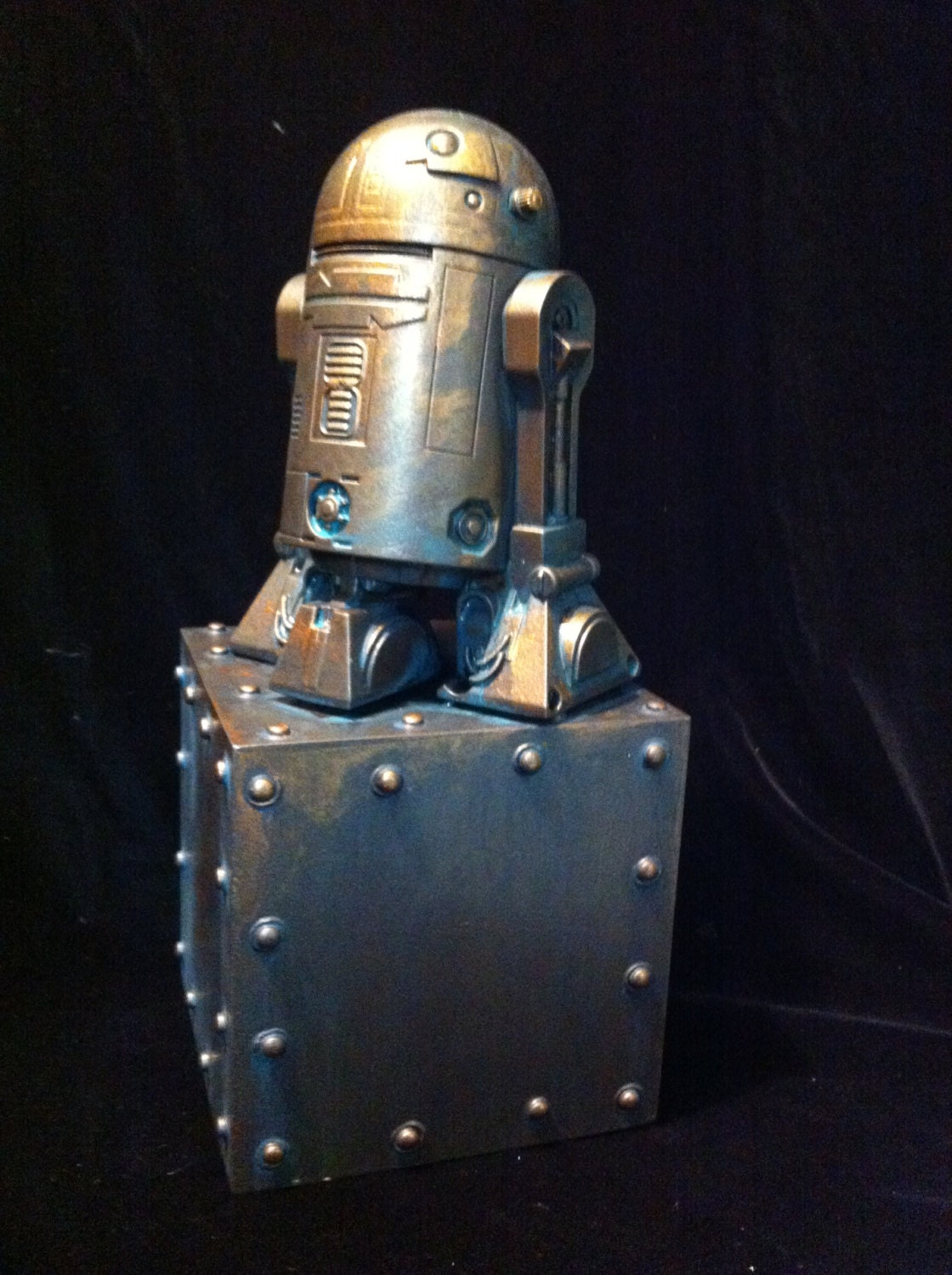 Star Wars Bronze R2-D2  Statue