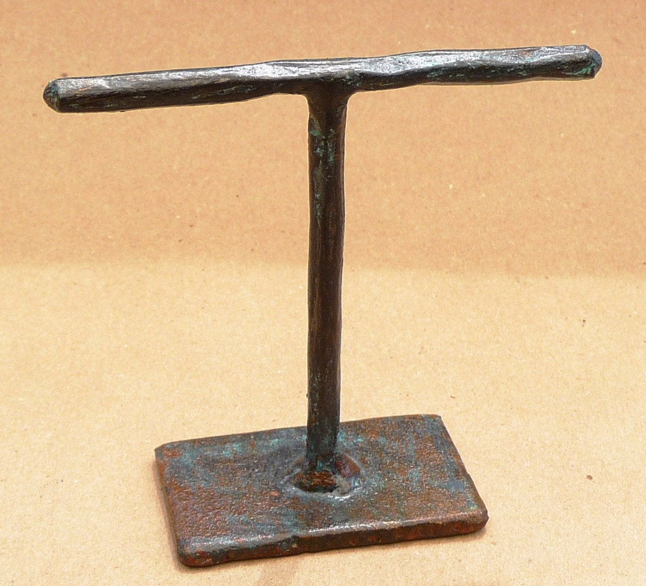 MOXIE METAL earring holder 280- 4x4 in.