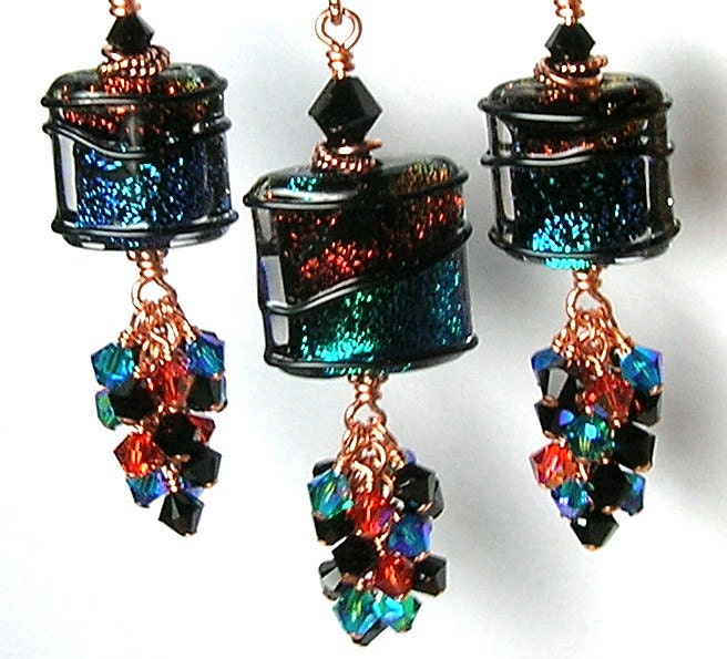 MoDeRN DRaMa Super Sparkley Dichroic Lampwork Handmade Earrings and Pendant set Aqua and Burning RED by Gliterbug Originals SRAJD
