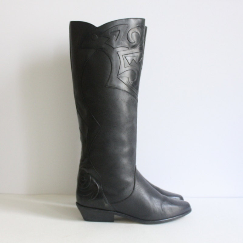 Sz 7 Vintage Embossed  Leather Boots