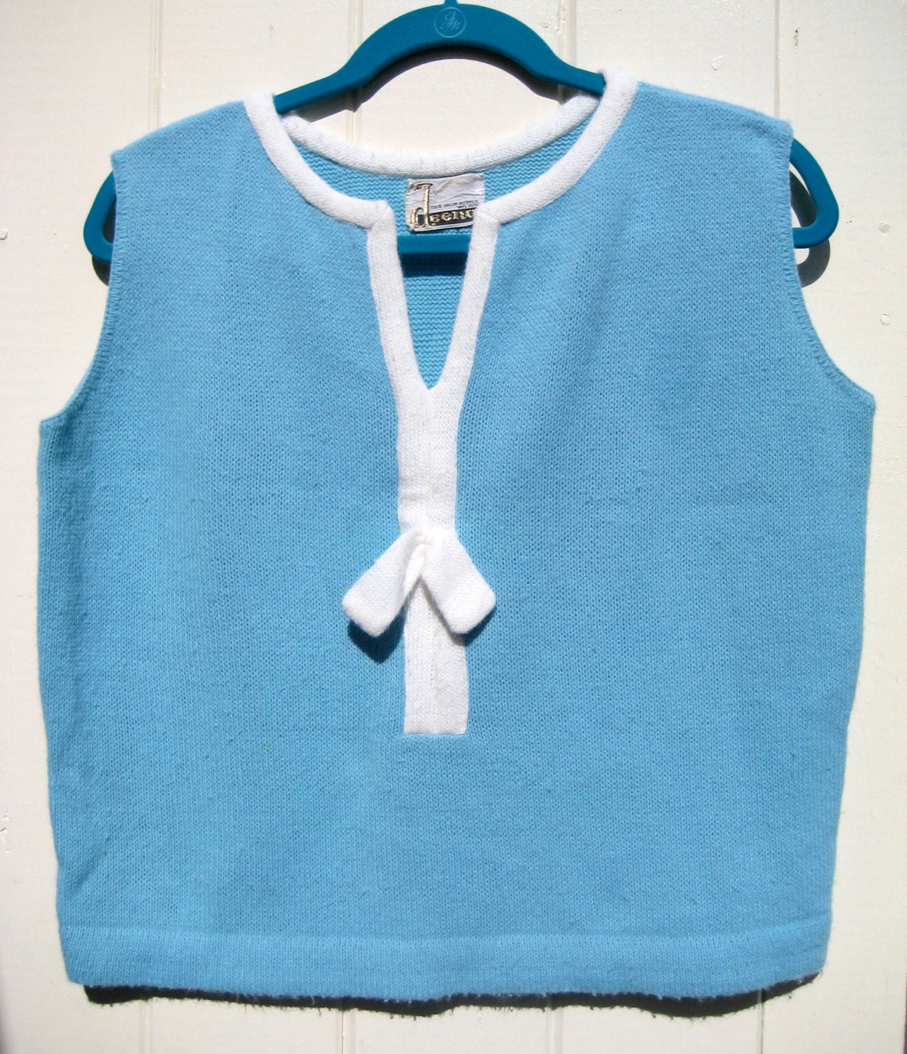 REDUCED Cute Vintage Light Blue 60s Sleeveless Sweater Vest deena