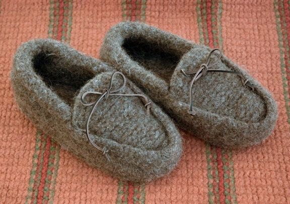 Mens Hand Knit Felted Wool Slipper Moccasins in Natural Dark Brown
