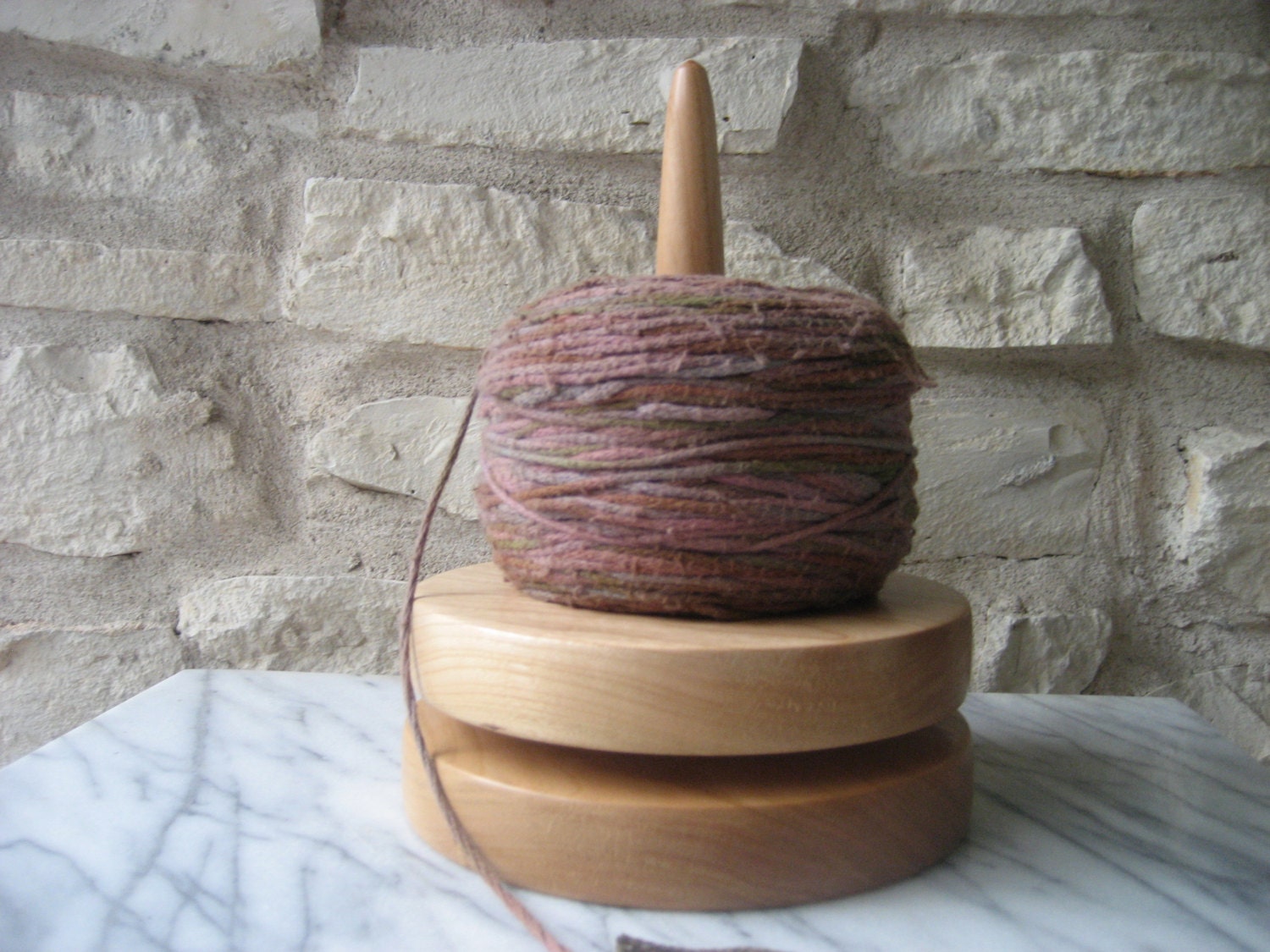 Knit Spinner (Cherry)