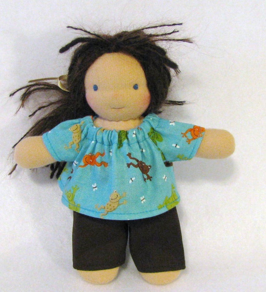 Froggy top and pants for your thin 7 inch waldorf style doll