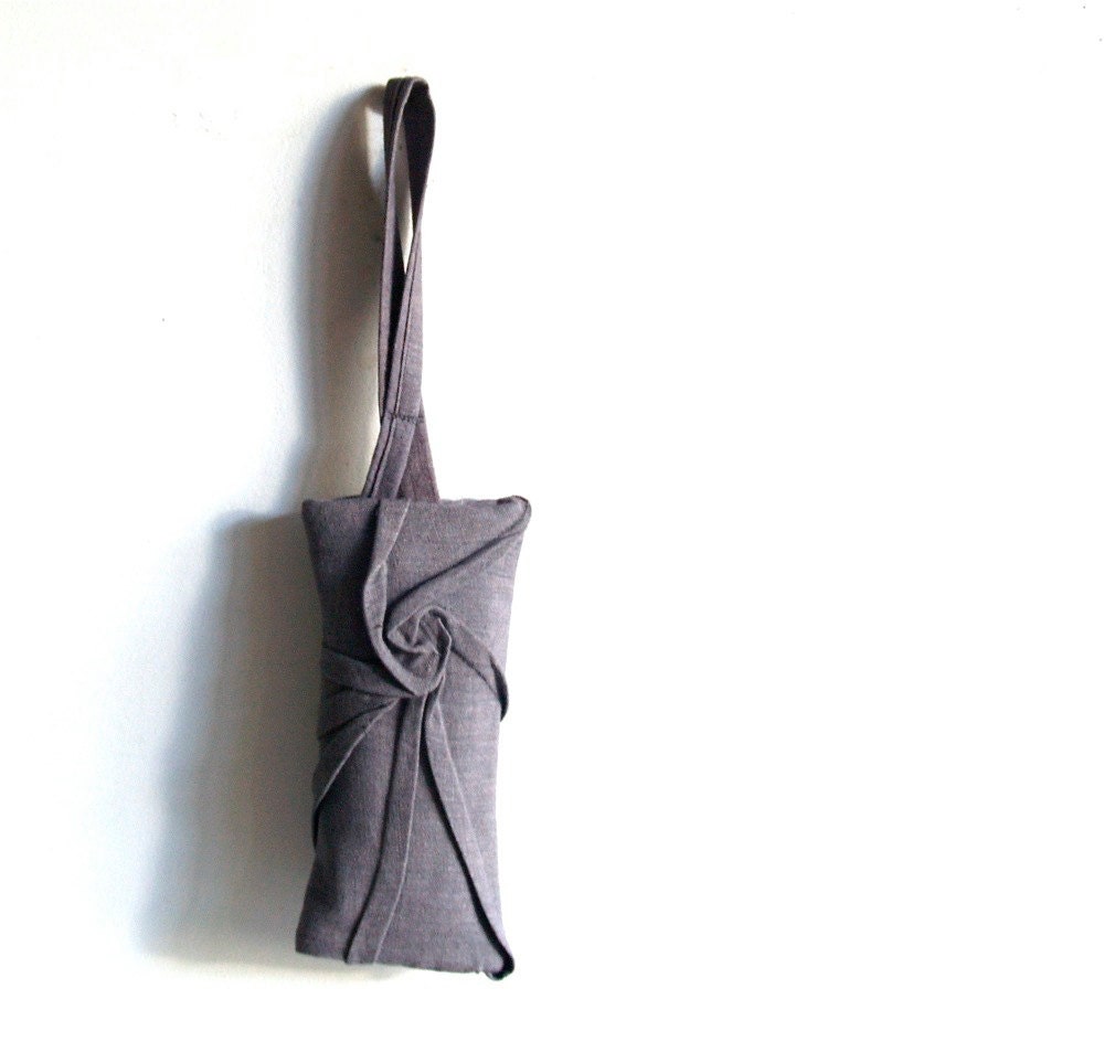 starburst zip with strap - wristlet