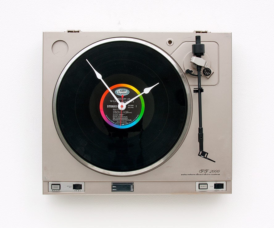 Recycled Turntable Clock