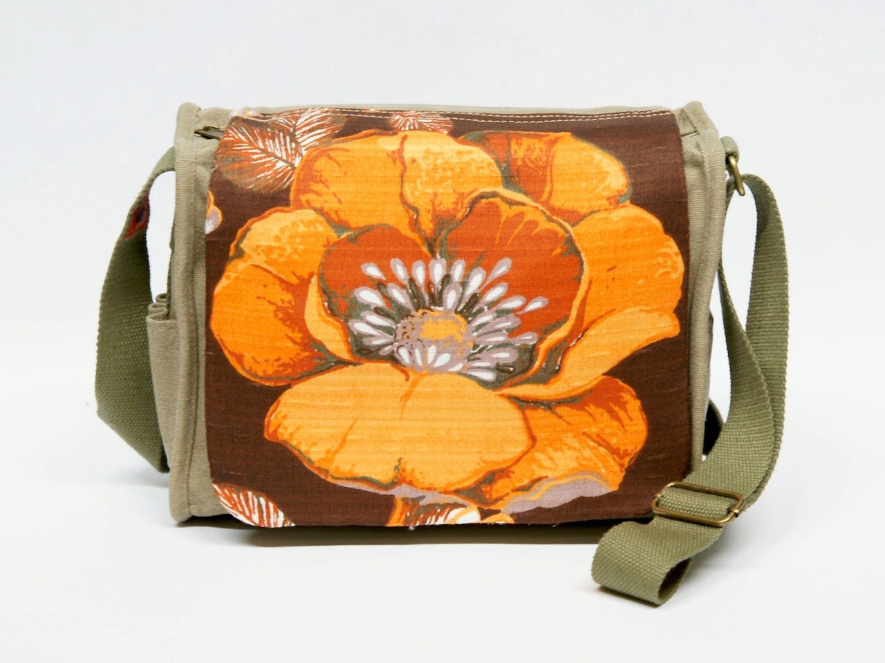 Rhoda - saddlebag customized with original vintage fabric.