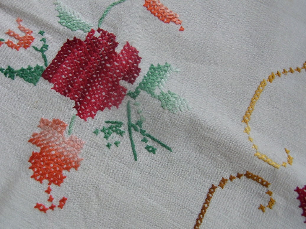 Vintage Embroidered Table Runner Red Theme