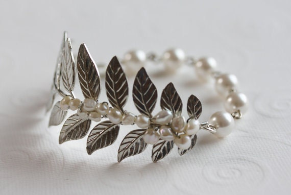 Gold Leaf Bracelet, Leaf Wedding Bracelet , Pearl Cuff bracelet, Pearl Bracelet, Leaf Branch Bracelet