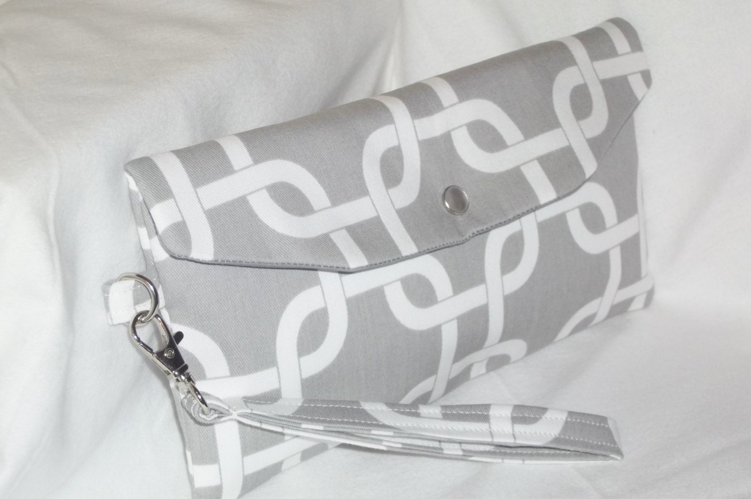 Bridesmaid Clutch/SALE and FREE SHIPPING/Fold Over Envelope Clutch w/detachable wrist strap /Premier Prints - Gotcha in Storm (Grey & White)
