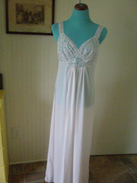 SALE-SALE Vintage Van Raalte Pale Pink Sexy Nightgown--New-Never Worn