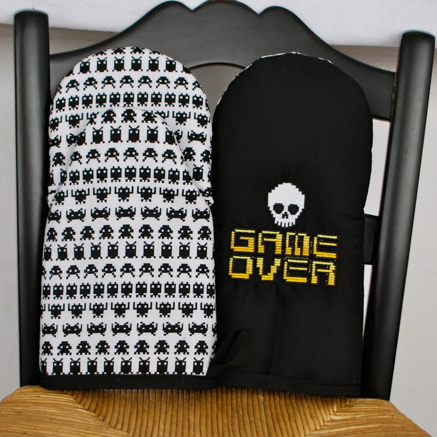 Oven Mitt Set - Retro Gamer