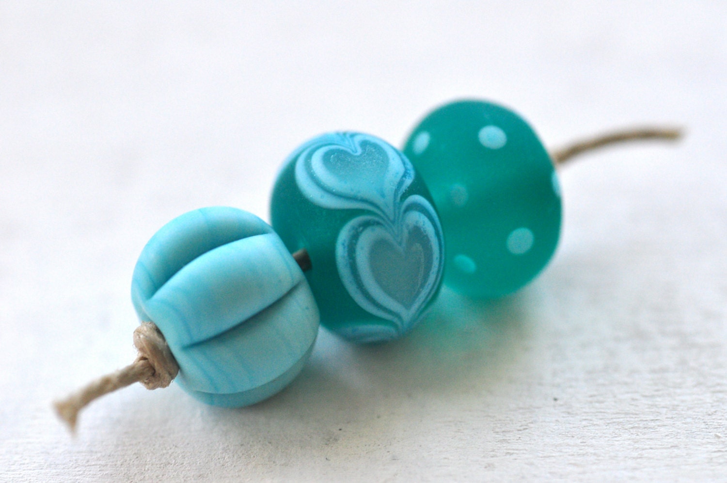 p i n o c e a n handmade lampwork beads set (3) - Blue / teal hearts  -