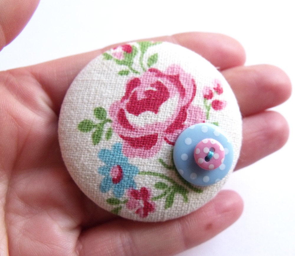 Button brooch, rose, print, vintage, floral, retro, pink, pastel, blue, floral, flower, unique, handmade, fabric, textile