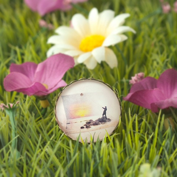 Photo brooch, The sun riser, Glass cabochon 25mm, summer, spring color,