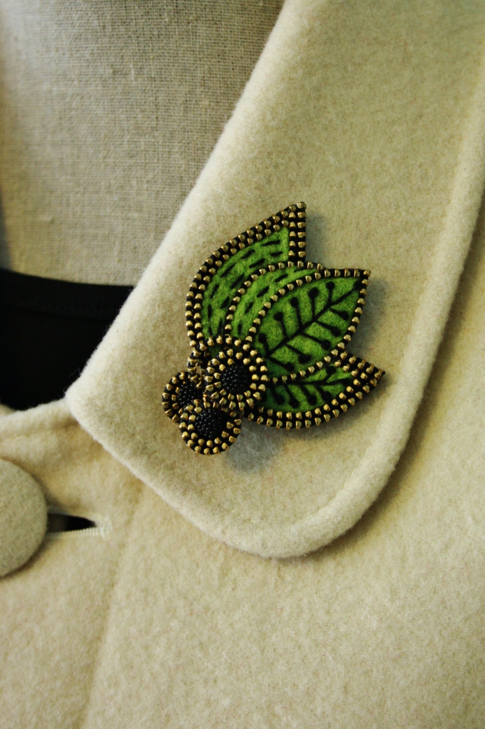 Felt and zipper leaf brooch