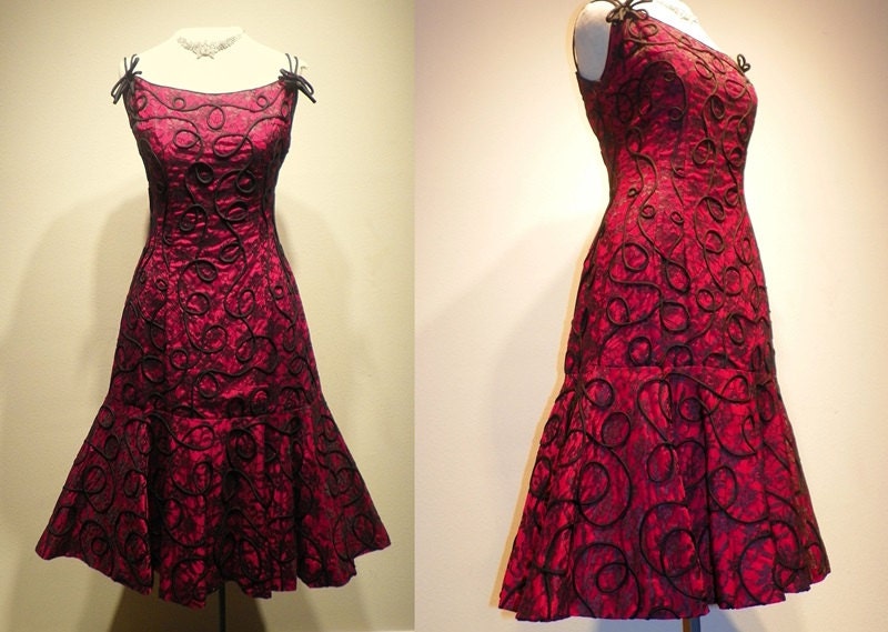 1950's RED Mermaid Hem And Black LACE Illusion Swirl Detail Wiggle Dress Vintage 50's Bombshell Couture Whistle Bait Cocktail Party Dress
