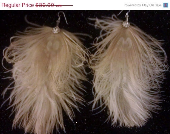 ON SALE Peacock feather earrings, peacock, Etsy Wedding, ostrich feather earrings, Vintage style, Valentines Day , White Feather Earrings