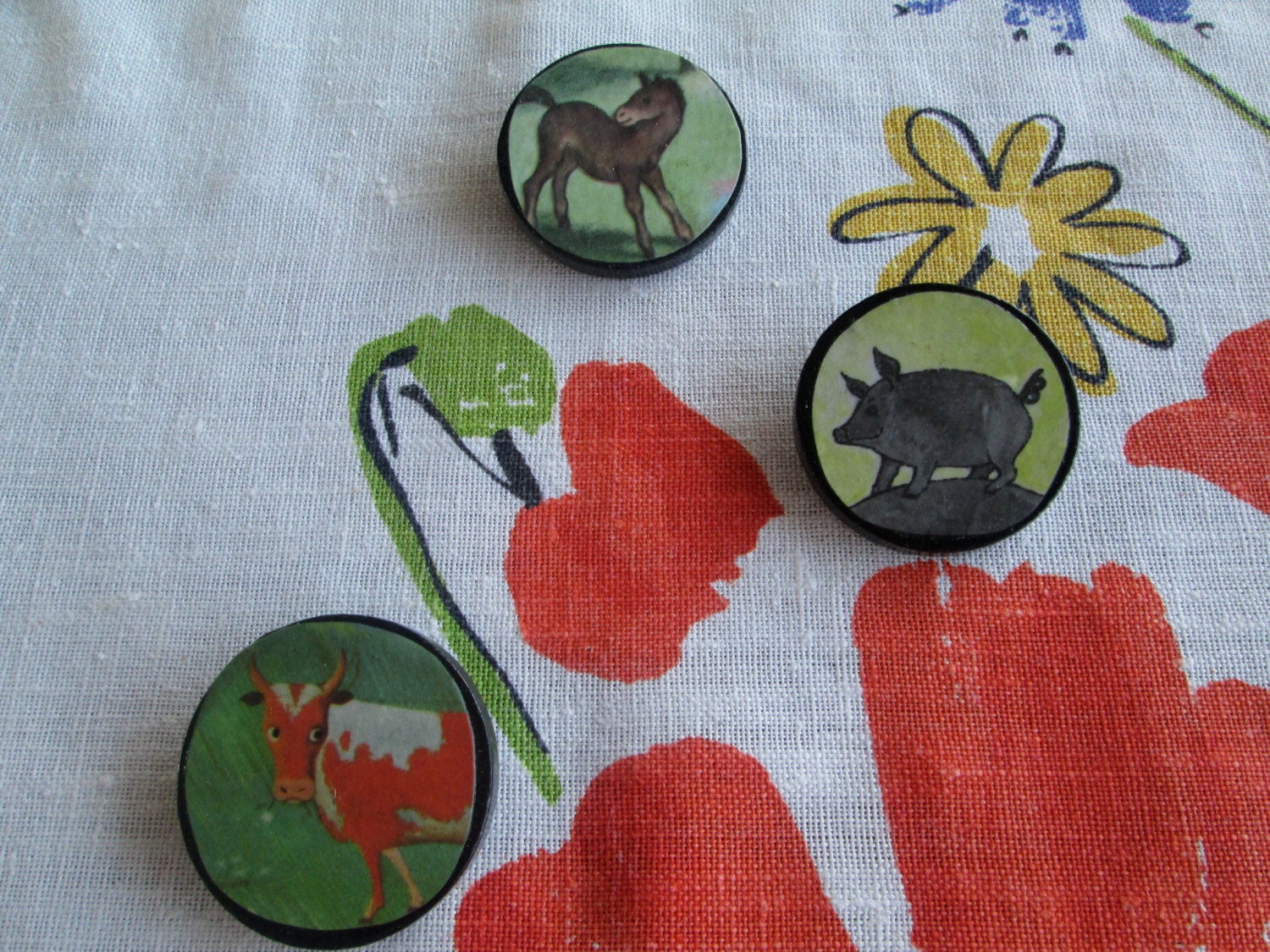 Farm friends pin set