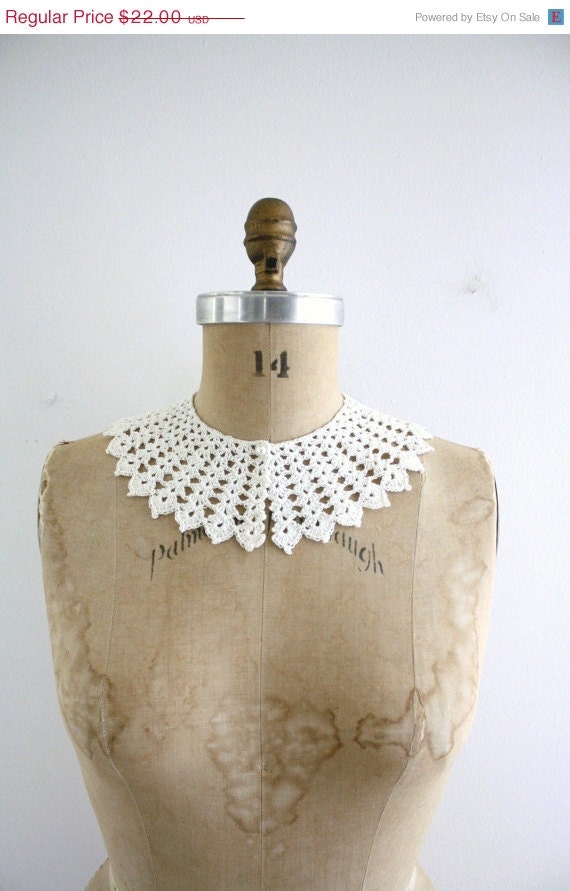 50% off Shop Closing Sale Vintage Knit Collar . Cream . Crochet . Delicate