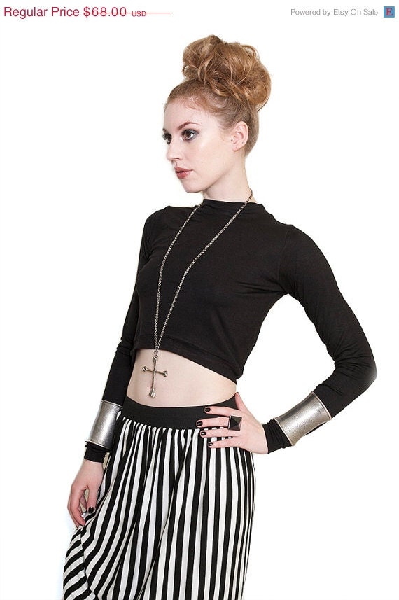 10 OFF SALE BABOOSHKA Contour Crop Top
