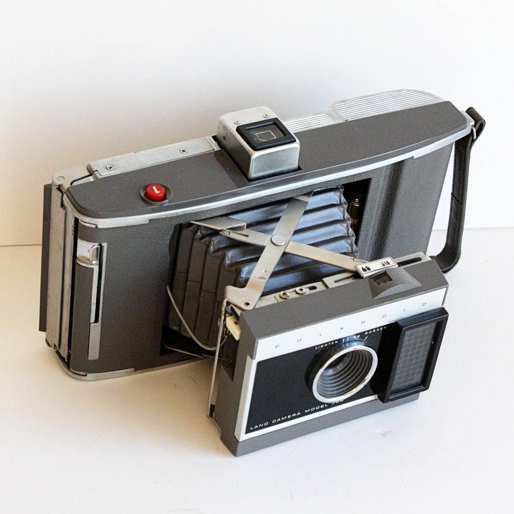 Vintage camera - polaroid - land camera - model J66 - leather case