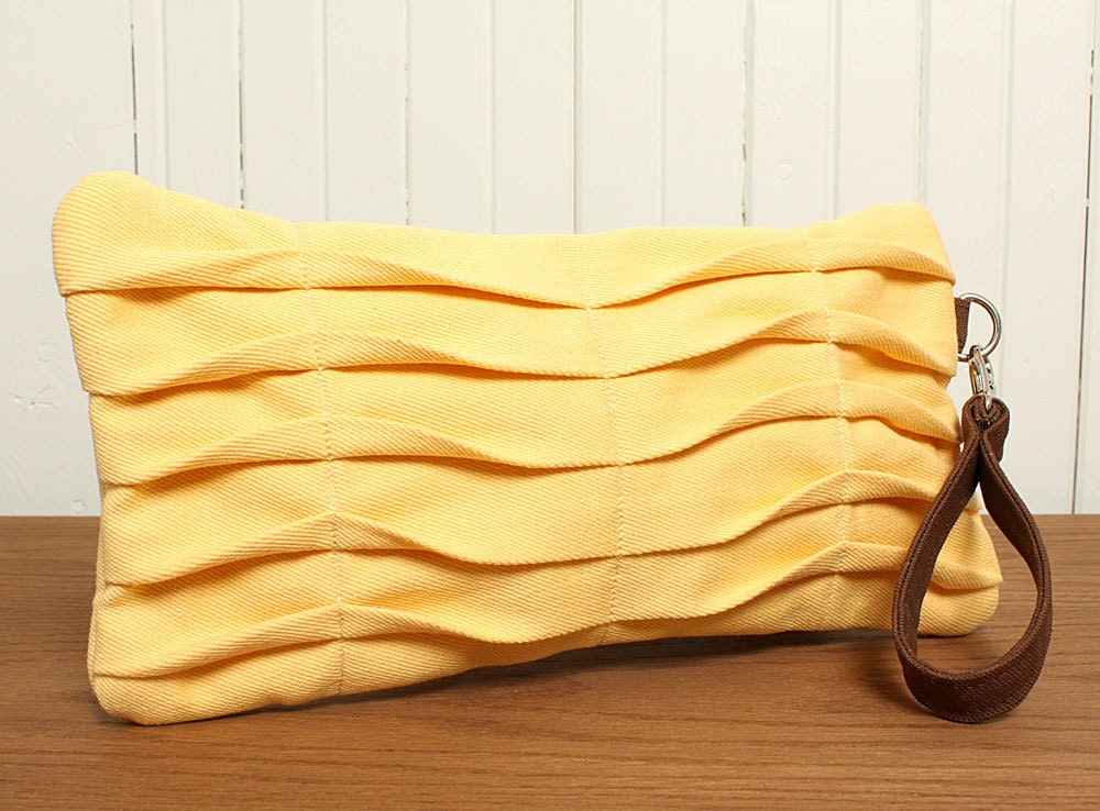 Clutch in Butter Yellow Cotton Canvas Zipper Wristlet