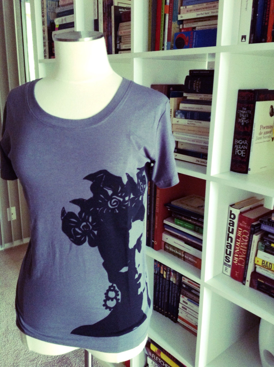 ready to ship. frida kahlo top sz 1x