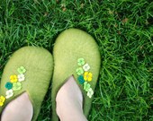 READY to SHIP Felted slippers in green, size 40, Us10