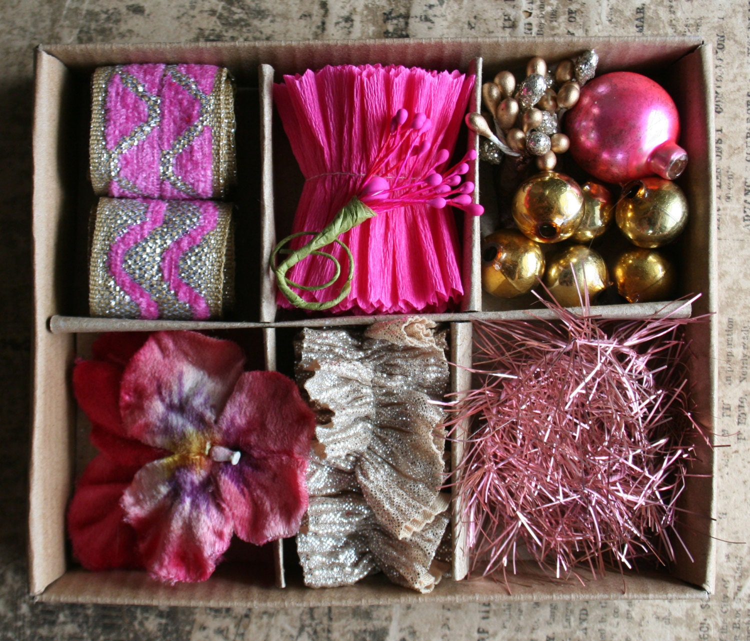 Valentine Trimmings Pink and Gold Little Gift Wrapping Kit