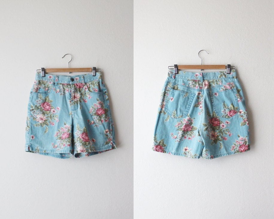 1990's Chambray Denim Floral Shorts Size Small to Medium