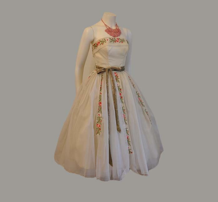 1950s dress /Vintage 50's Strapless Embroidered Chiffon Full Skirt Party Dress