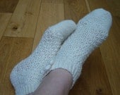 Crochet ladies socks in Cream in size UK 3-4  (ready to ship)